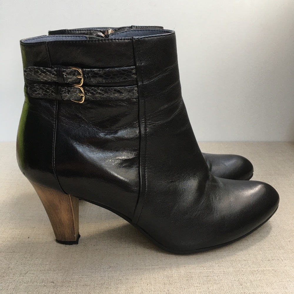 Le Saunda Women US 9 Black Leather Ankle Booties
